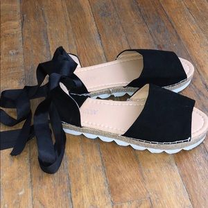 Platform tie sandals